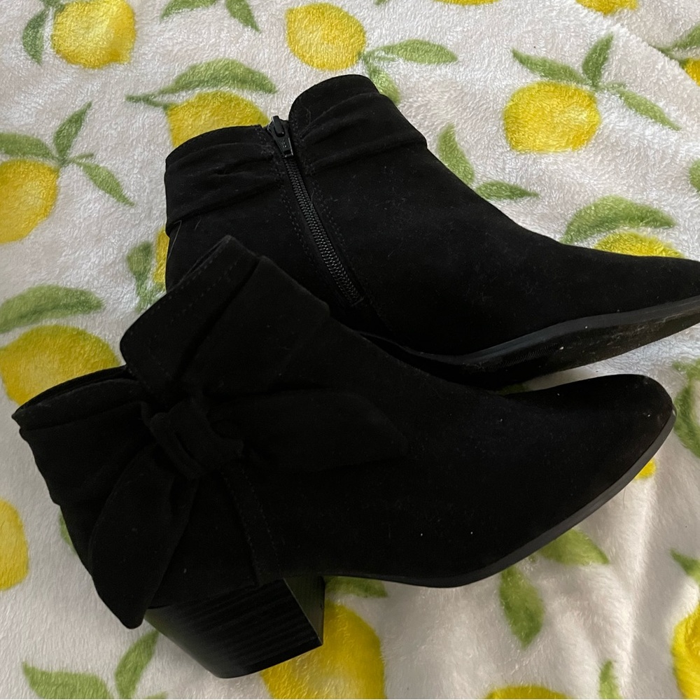Black boots